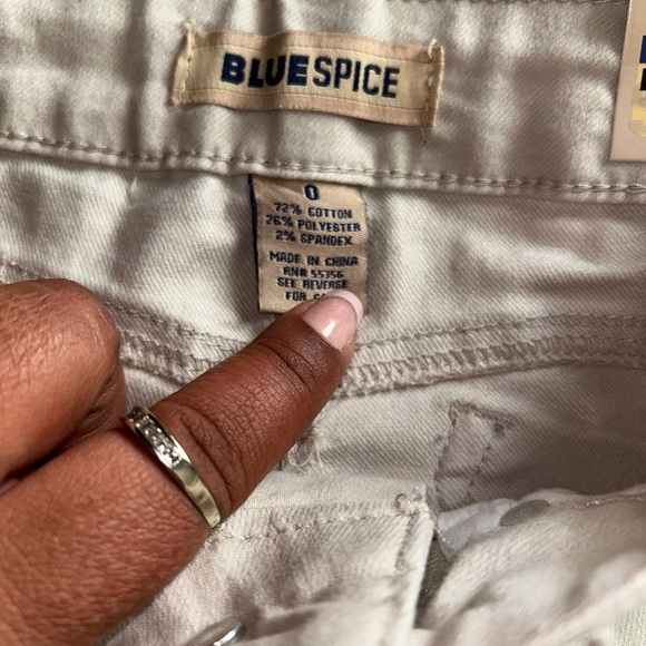 Blue Spice shorts - light tan stretch denim shorty length NWT - Picture 3 of 8